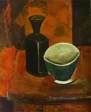 monochrome black white Painting - Green Bowl and Black Bottle 1908 Pablo Picasso